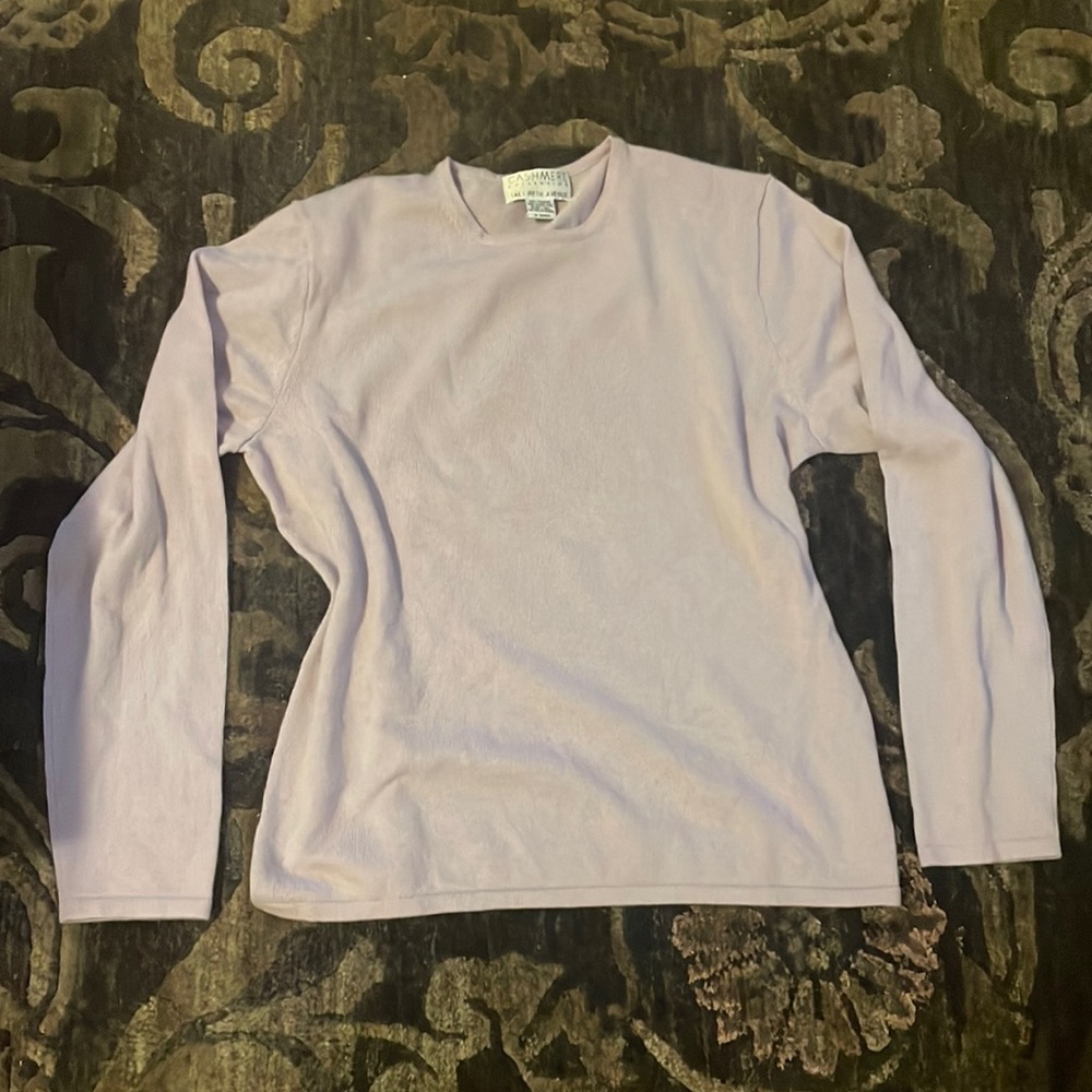 Lilac cashmere sweater for women